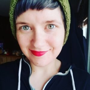Meet your Posher, Carla